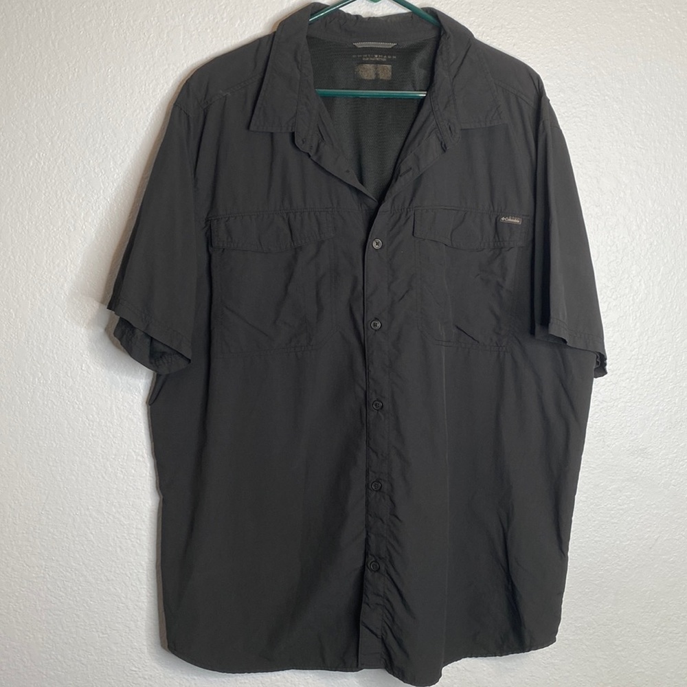 Columbia black short sleeve button down mens shirt with vented back XL